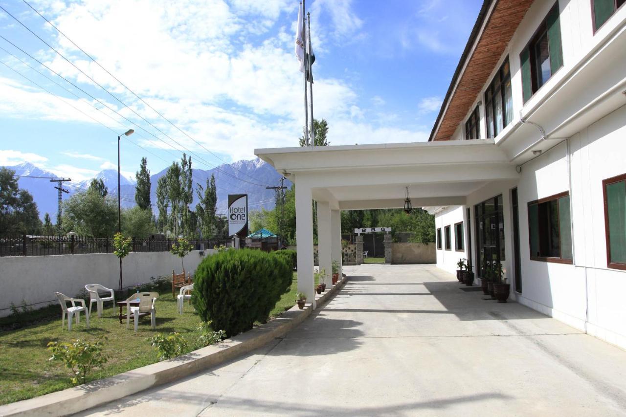 Hotel One Skardu Eksteriør bilde