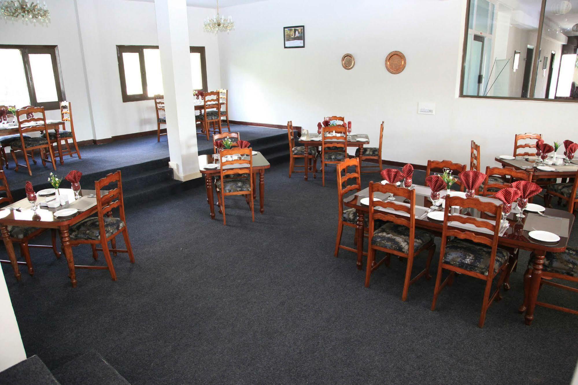 Hotel One Skardu Eksteriør bilde